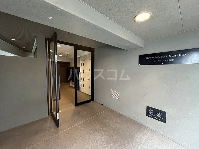 18/28 エントランス