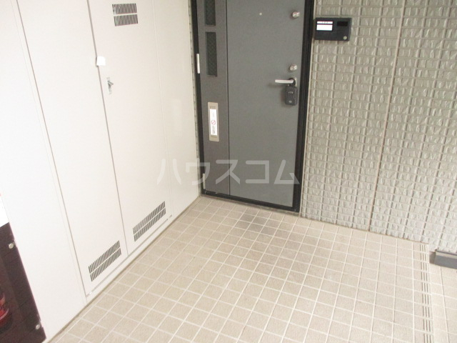 21/22 エントランス