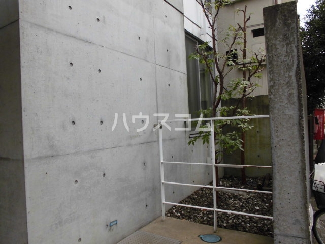 26/30 エントランス