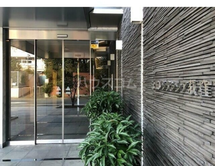 16/25 エントランス