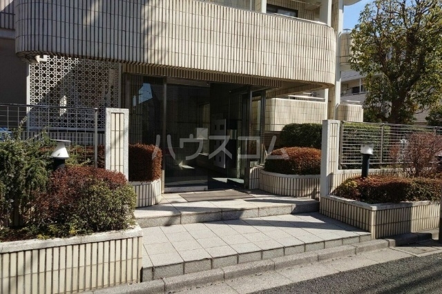 2/5 エントランス