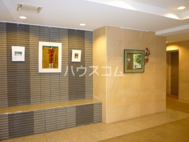 13/22 エントランス