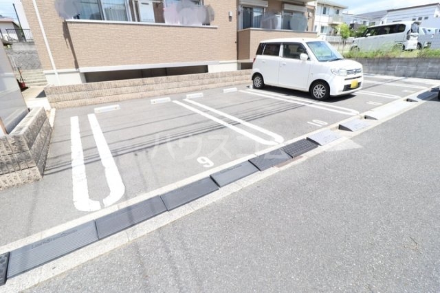 2/3 駐車場