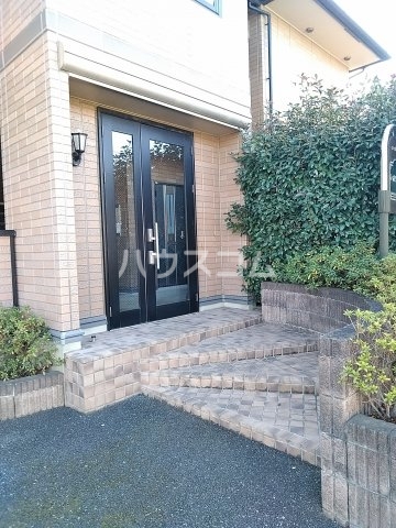 17/27 エントランス