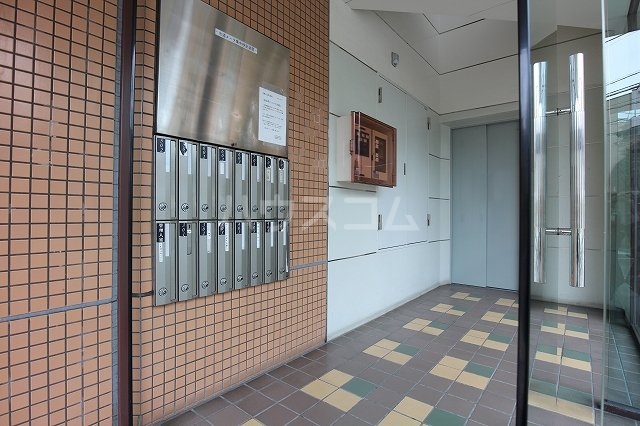 20/28 エントランス
