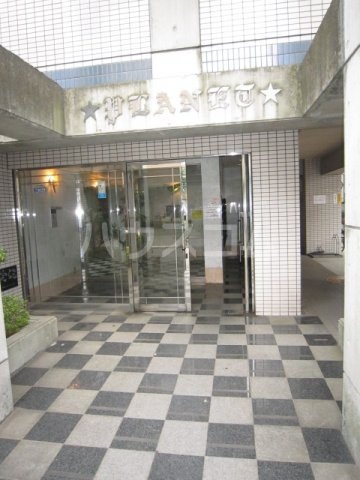 22/30 エントランス