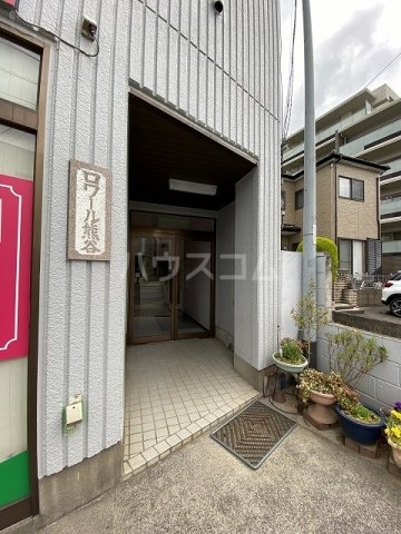 24/30 エントランス