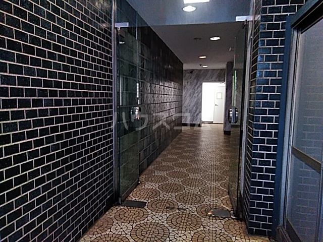 16/26 エントランス