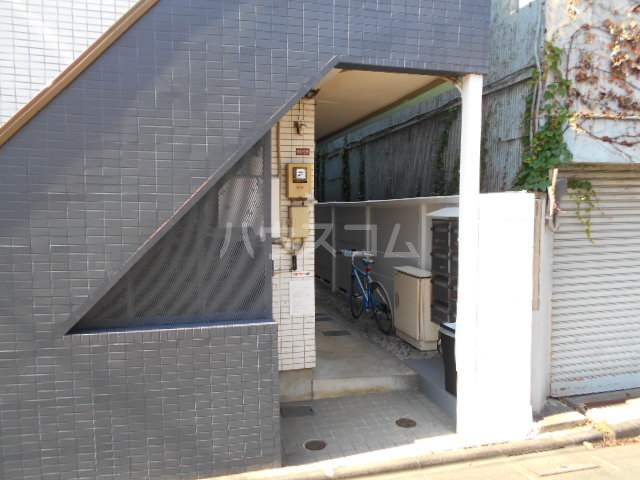 2/5 エントランス