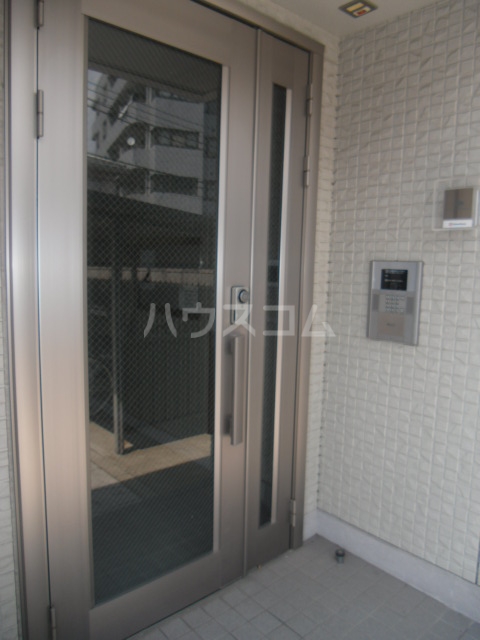 22/23 エントランス