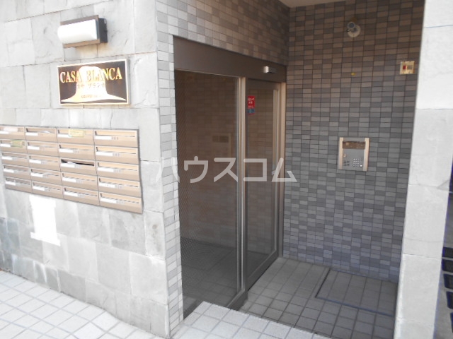 23/30 エントランス