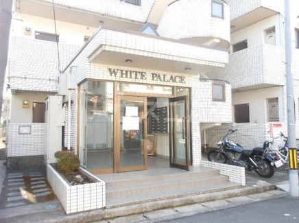 16/20 エントランス