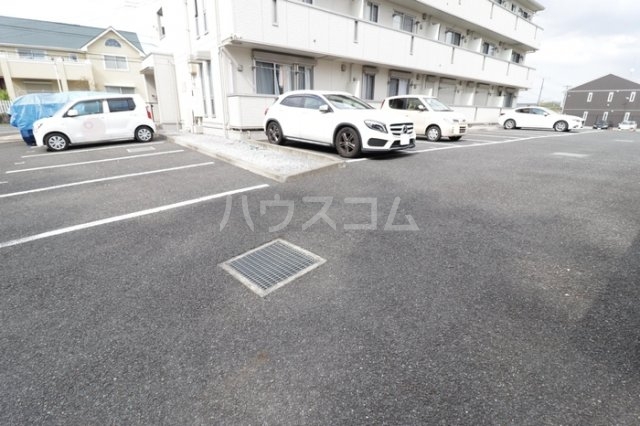18/20 駐車場