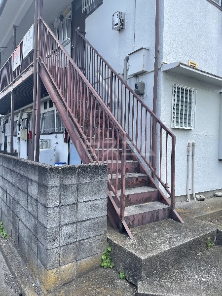 21/30 エントランス