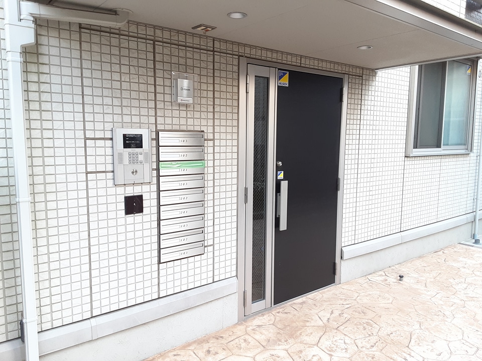 21/27 エントランス