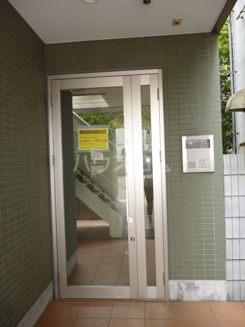 21/25 エントランス