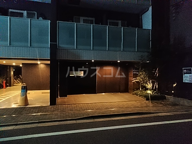 27/30 エントランス