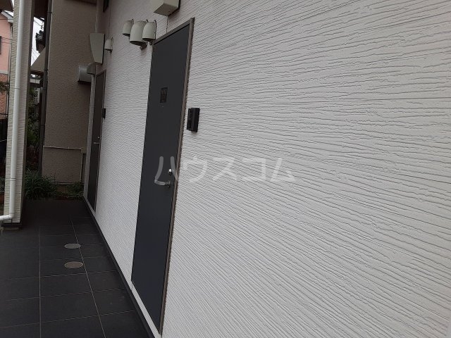 27/29 エントランス