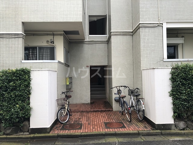 2/5 エントランス