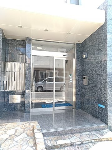 24/27 エントランス