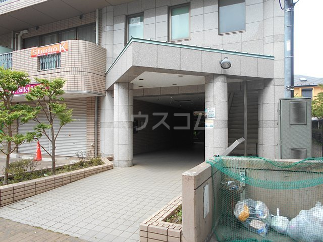 26/30 エントランス