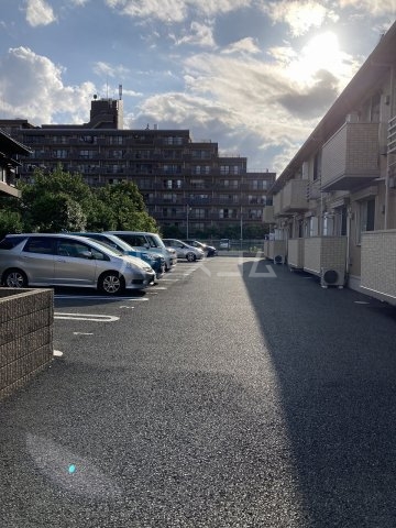 20/28 駐車場