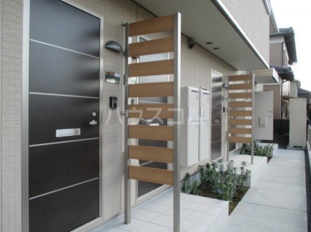 15/17 エントランス