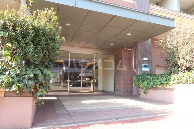 13/22 エントランス