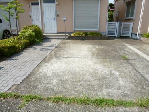 16/21 駐車場
