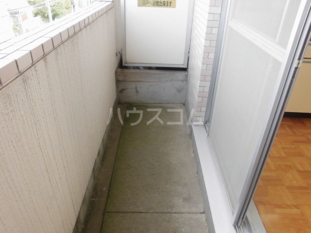 18/27 バルコニー