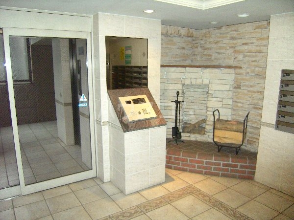 14/23 エントランス