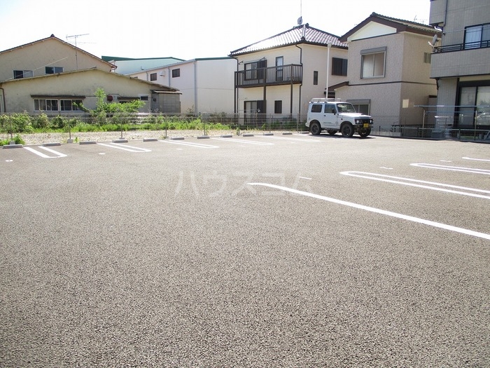 16/20 駐車場
