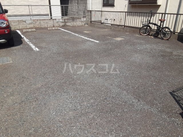 2/5 駐車場
