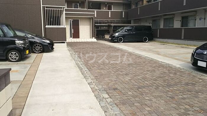 17/19 駐車場