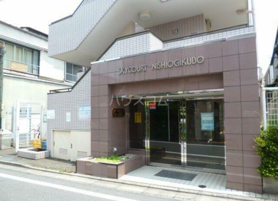 18/28 エントランス