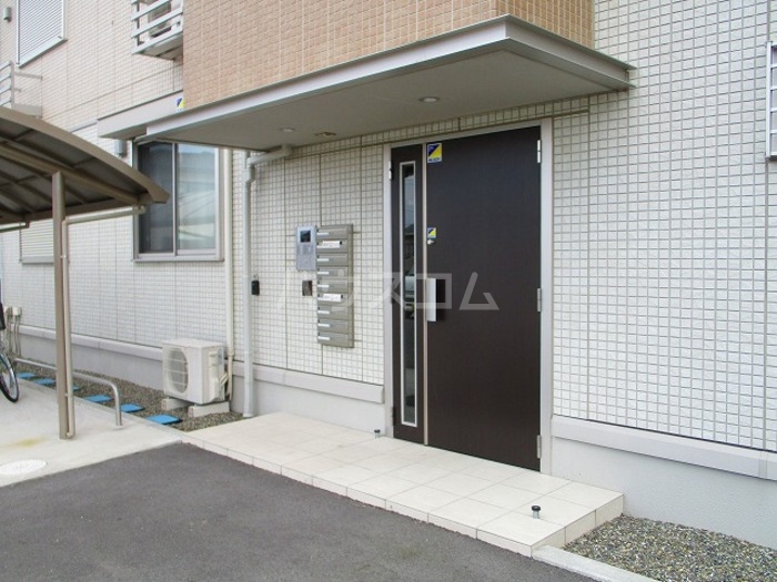 17/18 エントランス