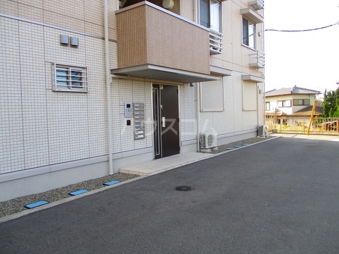 2/4 エントランス