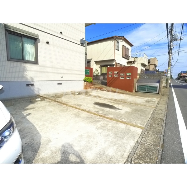 2/4 駐車場