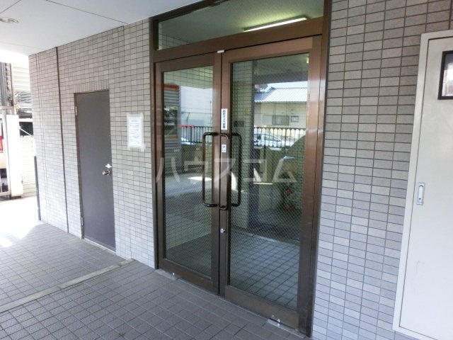 22/29 エントランス