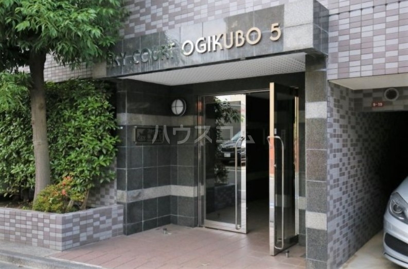 19/27 エントランス