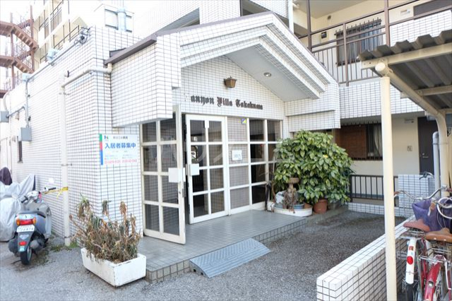 21/29 エントランス