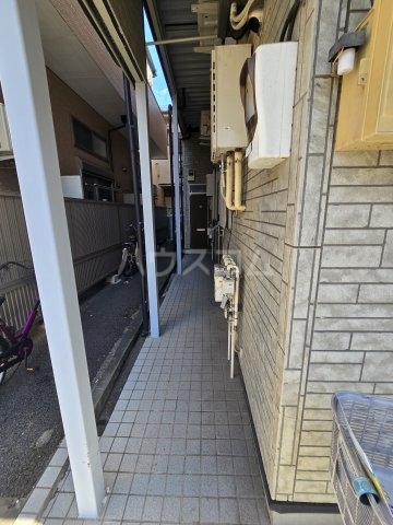 28/30 エントランス