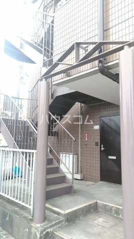 25/30 エントランス