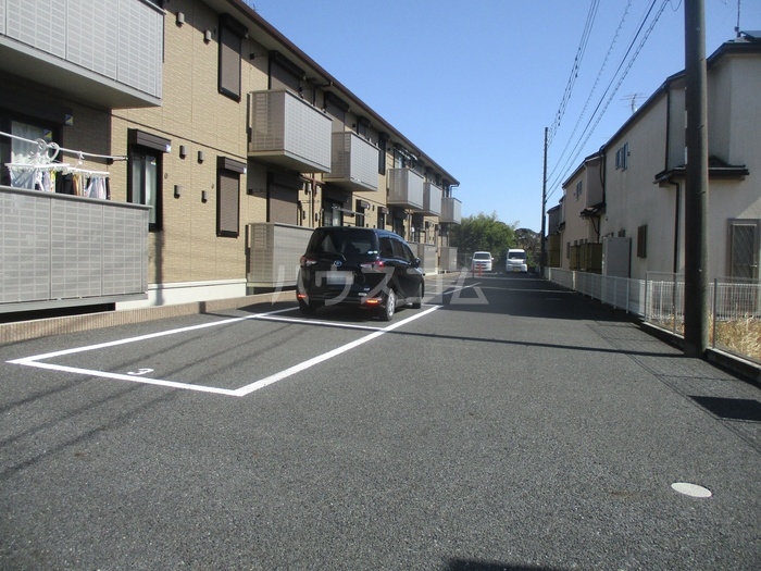 18/21 駐車場