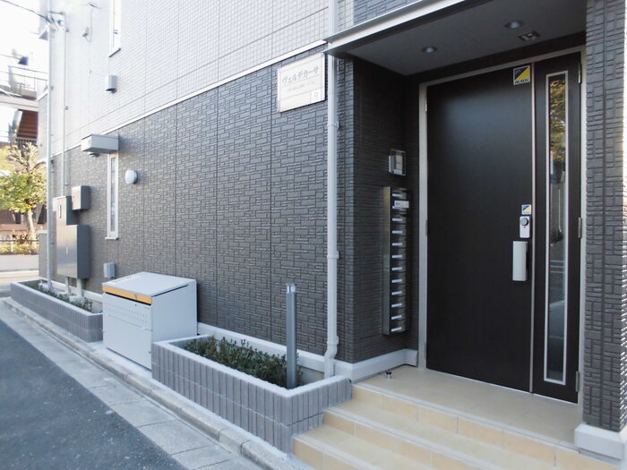 19/25 エントランス