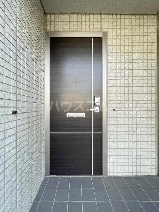 27/30 エントランス