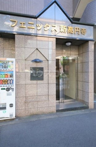 17/23 エントランス