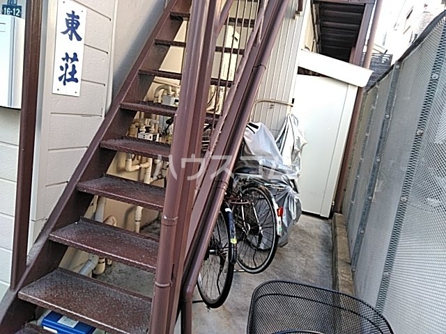 16/27 エントランス