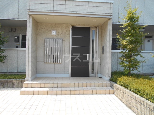 15/22 エントランス