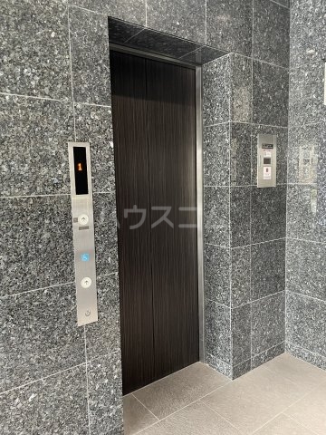 18/21 エントランス